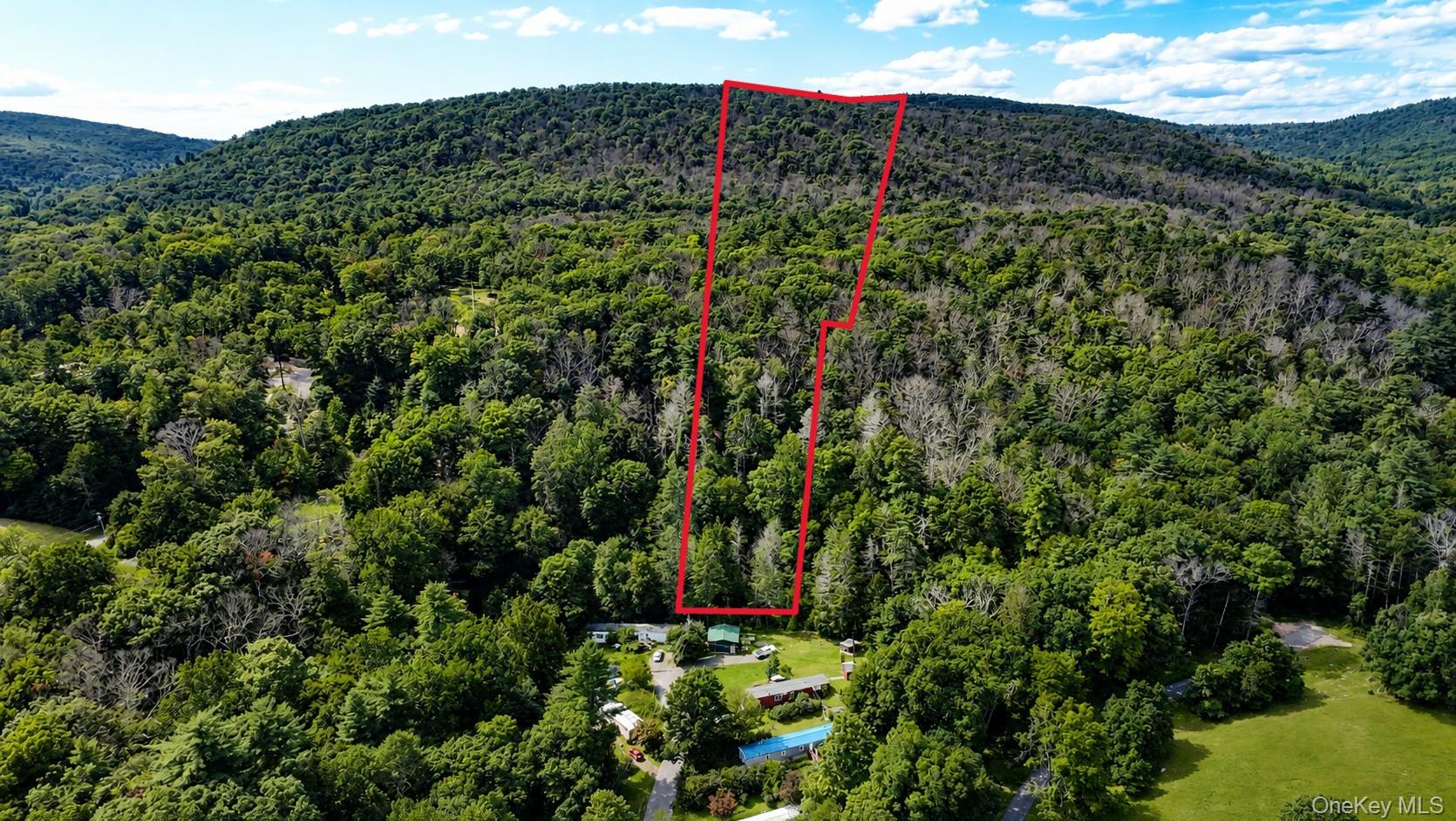 Property lines are approximate.