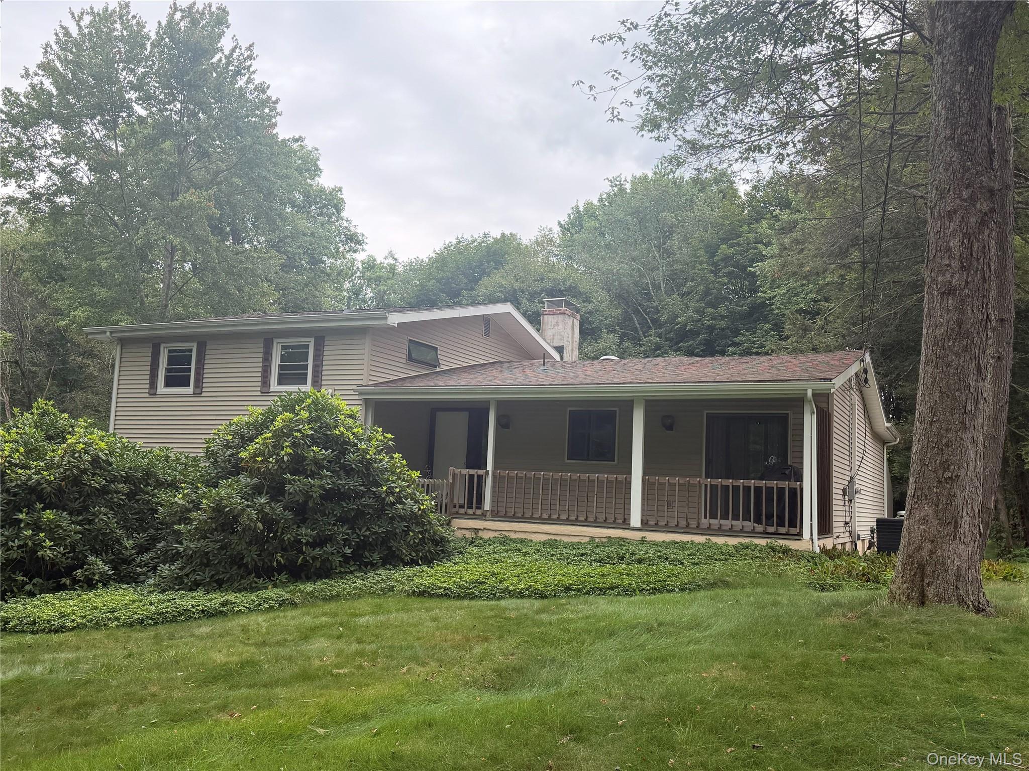 WELCOME HOME!!! Beautiful Home at 24 Fox Hill Rd which is a part of the Lake Oniad Community!